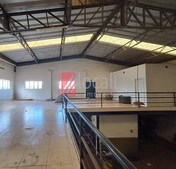 Galpão / Depósito / Armazém  à venda e aluguel, 1430m² — foto 2 de 16