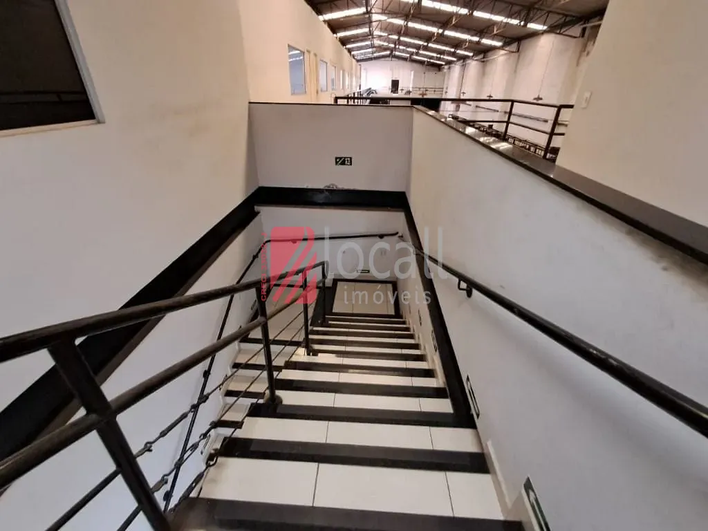 Galpão / Depósito / Armazém  à venda e aluguel, 1430m² — foto 13 de 16