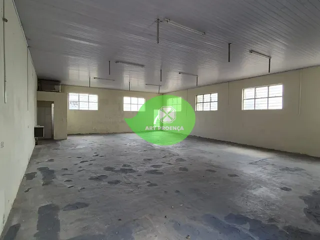 Galpão / Barracão com 360m², à venda ou para alugar, no bairro Jardim Simus em Sorocaba