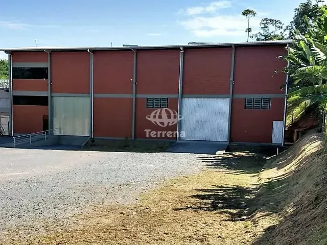 Galpão / Barracão com 2000m², para alugar, no bairro Fortaleza Alta em Blumenau