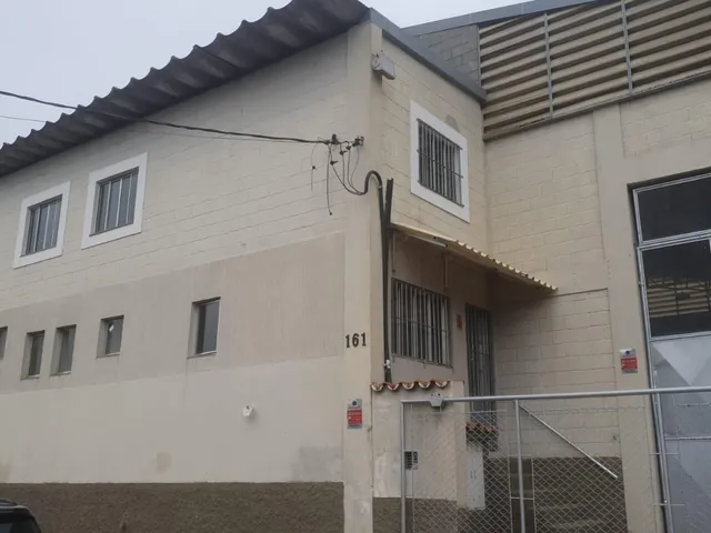 Galpão / Barracão com 510m², para alugar, no bairro Jardim Nina (Fazendinha) em Santana de Parnaíba