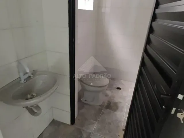 Galpão / Barracão com 300m², para alugar, no bairro Jardim Zaira em Mauá