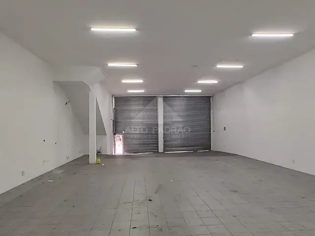 Galpão / Barracão com 300m², para alugar, no bairro Jardim Zaira em Mauá