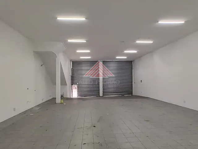 Galpão / Barracão com 288m², para alugar, no bairro Jardim Zaira em Mauá