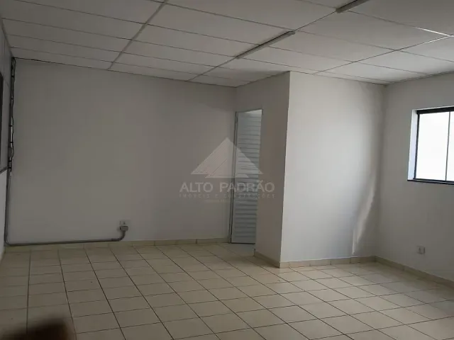 Galpão / Barracão com 250m², para alugar, no bairro Jardim Sônia Maria em Mauá