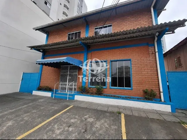 Galpão / Barracão com 573m², à venda ou para alugar, no bairro Centro em Blumenau
