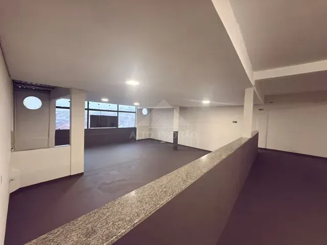 Galpão / Barracão com 200m², para alugar, no bairro Jardim Campo Verde em Mauá