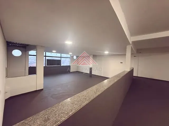 Galpão / Barracão com 200m², para alugar, no bairro Jardim Campo Verde em Mauá