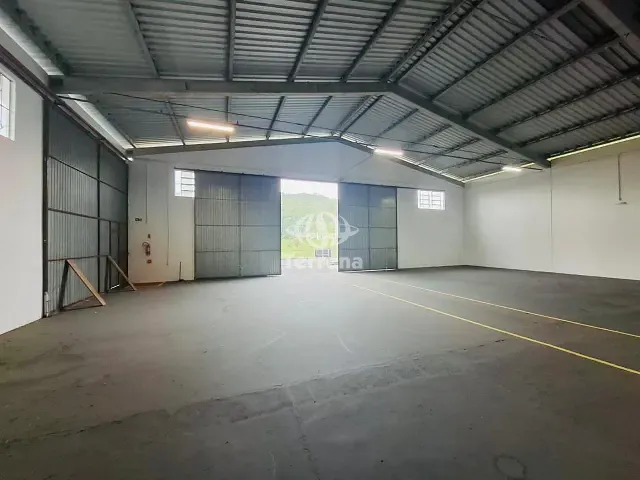 Galpão / Barracão com 1300m², para alugar, no bairro Fidélis em Blumenau
