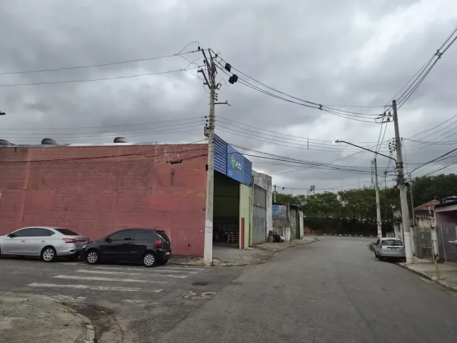 Casa com 250m², para alugar, no bairro Piratininga em Osasco