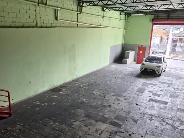 Casa com 250m², para alugar, no bairro Piratininga em Osasco