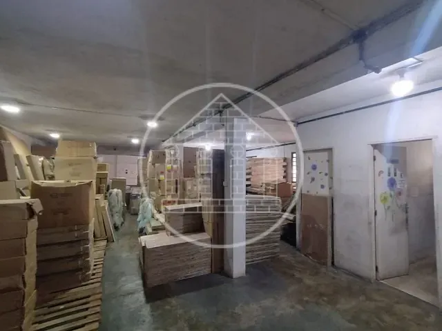Galpão / Barracão com 700m², à venda, no bairro Vila do Castelo em São Paulo