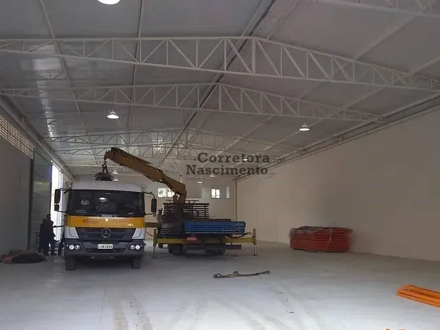 Galpão / Barracão com 1200m², para alugar, no bairro Zona Rural em Queluz