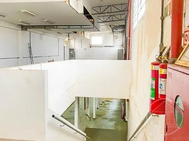 Galpão / Barracão com 1032m², à venda ou para alugar, no bairro Americanópolis em São Paulo