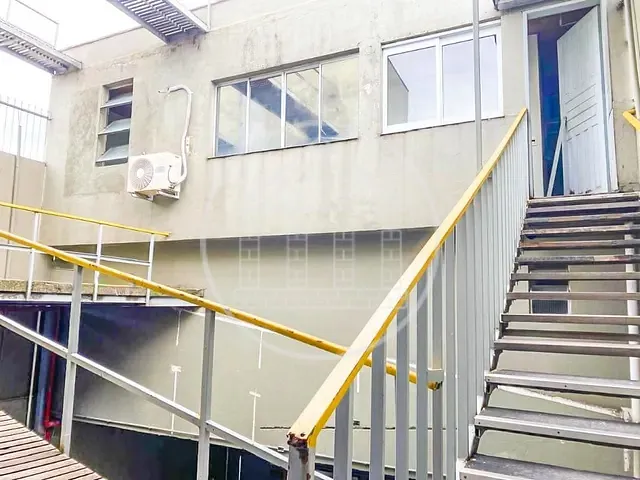 Galpão / Barracão com 1032m², à venda ou para alugar, no bairro Americanópolis em São Paulo