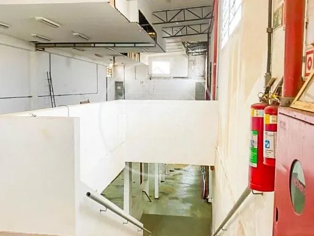 Galpão / Barracão com 1032m², à venda ou para alugar, no bairro Americanópolis em São Paulo