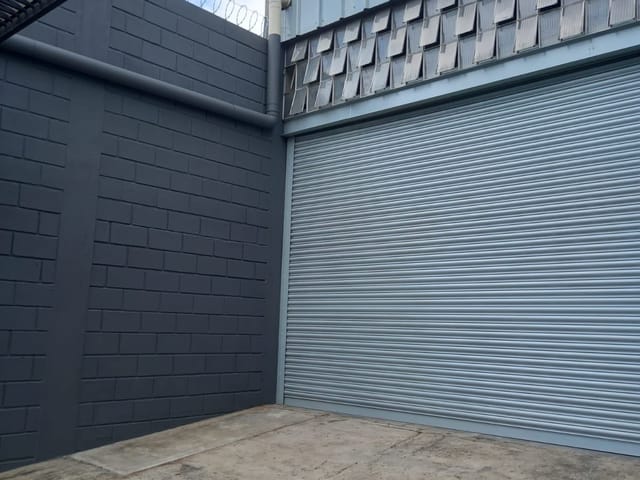 Galpão / Barracão com 225m², à venda ou para alugar, no bairro Jardim Santo Estêvão em Carapicuíba