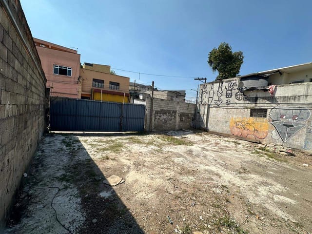 Galpão / Barracão com 250m², à venda ou para alugar, no bairro Educandário em São Paulo