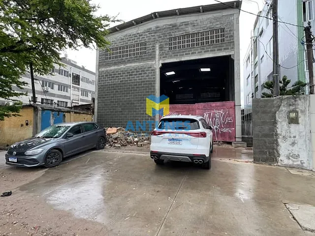 Galpão / Barracão com 350m², para alugar, no bairro Boa Viagem em Recife