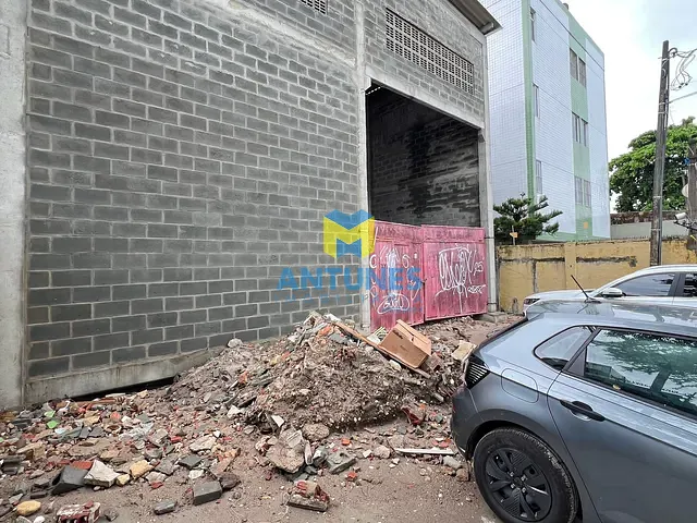 Galpão / Barracão com 350m², para alugar, no bairro Boa Viagem em Recife
