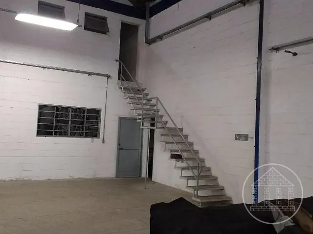 Galpão / Barracão com 702m², à venda, no bairro Vila Califórnia(Zona Sul) em São Paulo