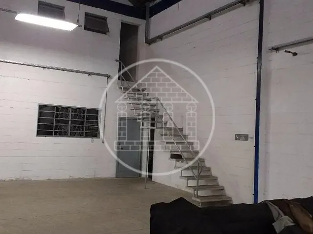 Galpão / Barracão com 702m², à venda, no bairro Vila Califórnia(Zona Sul) em São Paulo