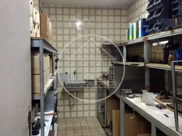 Galpão / Barracão com 702m², à venda, no bairro Vila Califórnia(Zona Sul) em São Paulo