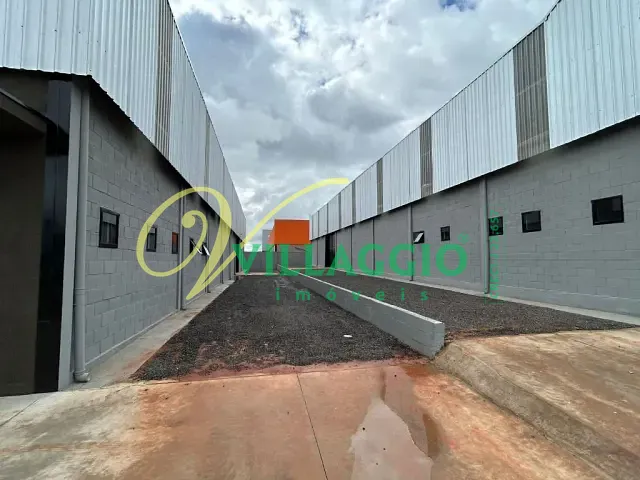 Galpão / Barracão com 1000m², para alugar, no bairro Distrito Industrial Doutor Carlos Arnaldo e Silva em São José do Rio Preto