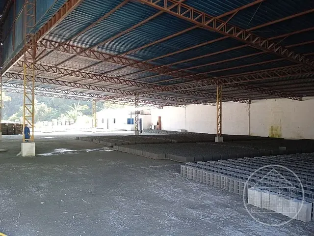 Galpão / Barracão com 4000m², à venda ou para alugar, no bairro Jardim Casa Grande em São Paulo