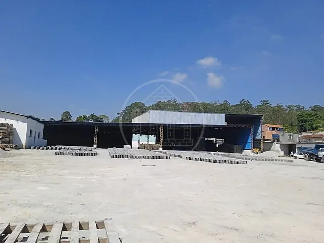 Galpão / Barracão com 4000m², à venda ou para alugar, no bairro Jardim Casa Grande em São Paulo