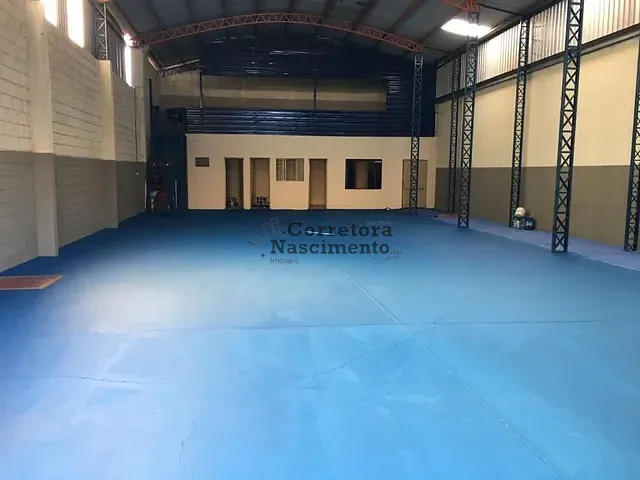 Galpão / Barracão com 400m², para alugar, no bairro Jardim Santa Júlia em São José dos Campos