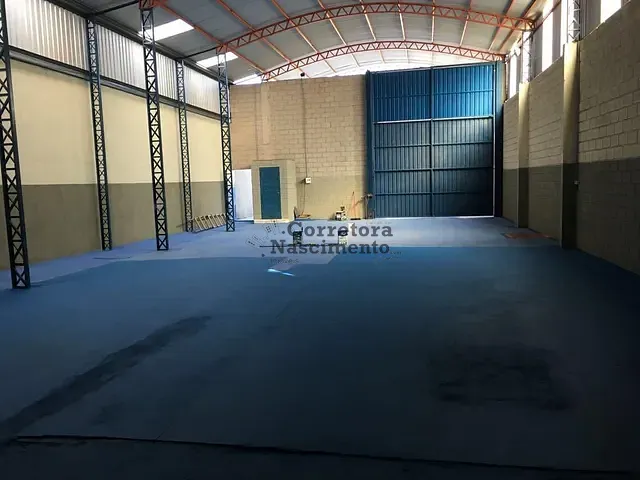Galpão / Barracão com 400m², para alugar, no bairro Jardim Santa Júlia em São José dos Campos