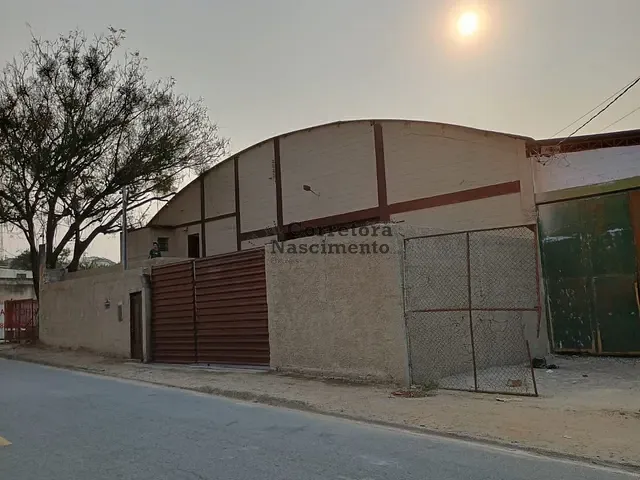 Galpão / Barracão com 1000m², para alugar, no bairro Chácaras Reunidas em São José dos Campos