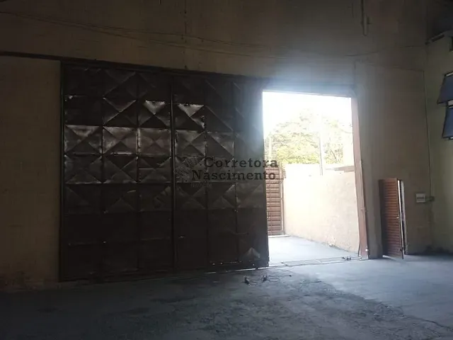 Galpão / Barracão com 1000m², para alugar, no bairro Chácaras Reunidas em São José dos Campos