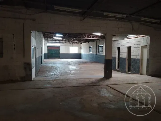 Galpão / Barracão com 1250m², à venda, no bairro Vila Friburgo em São Paulo