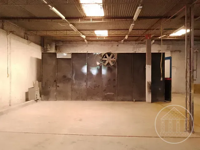 Galpão / Barracão com 1250m², à venda, no bairro Vila Friburgo em São Paulo