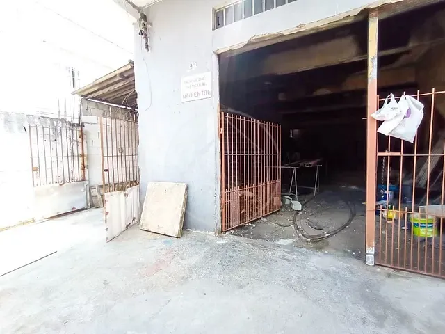 Galpão / Barracão com 250m², à venda, no bairro Jardim Presidente Dutra em Guarulhos