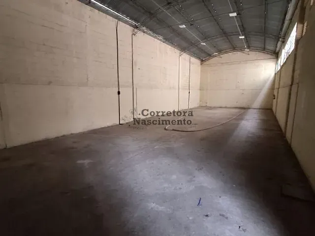 Galpão / Barracão com 2085m², para alugar, no bairro Jardim Pereira do Amparo em Jacareí