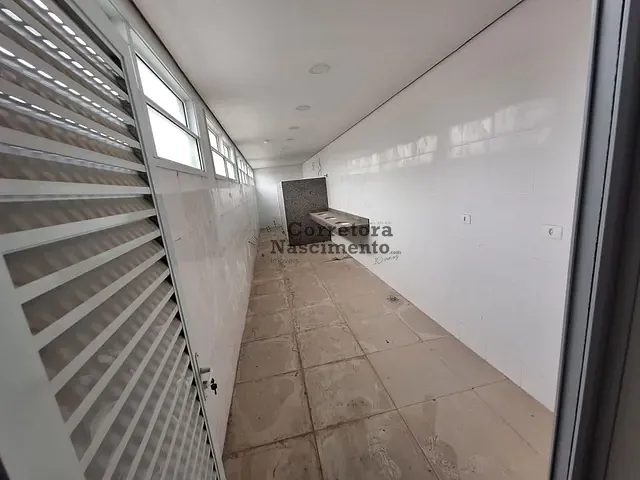 Galpão / Barracão com 2085m², para alugar, no bairro Jardim Pereira do Amparo em Jacareí