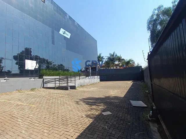 Galpão / Barracão com 3075m², à venda ou para alugar, no bairro Santa Izabel em Londrina