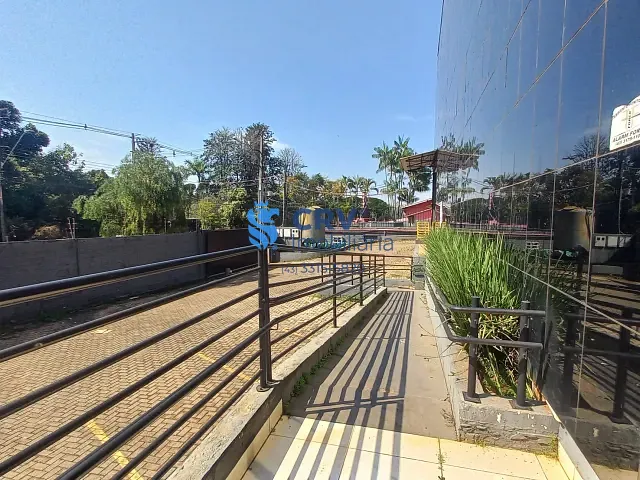Galpão / Barracão com 3075m², à venda ou para alugar, no bairro Santa Izabel em Londrina