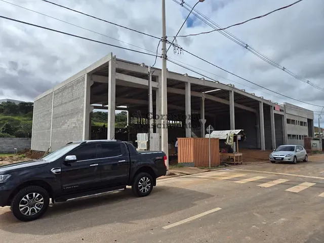 Galpão / Barracão com 600m², para alugar, no bairro Jardim California em Jacareí