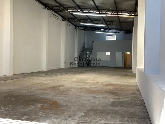 Galpão / Barracão com 224m², à venda ou para alugar, no bairro Vila Sao Benedito em São José dos Campos