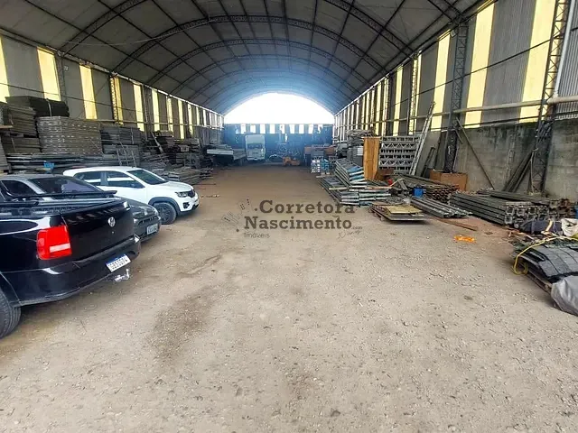 Galpão / Barracão com 2000m², à venda, no bairro Jardim Santa Maria em Jacareí