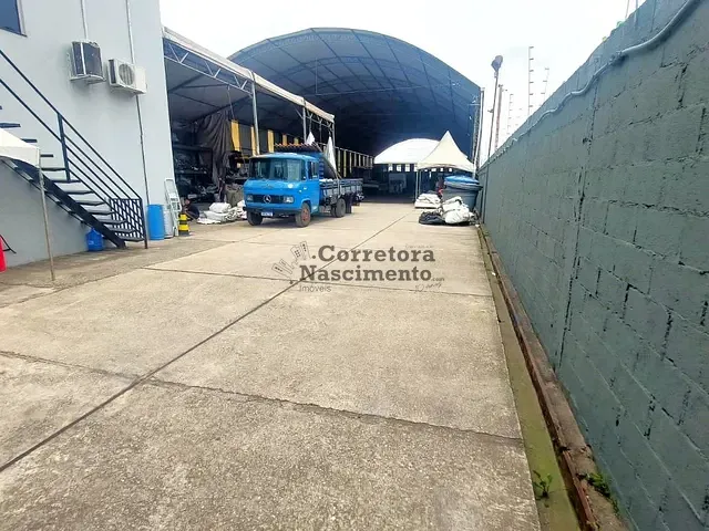 Galpão / Barracão com 2000m², à venda, no bairro Jardim Santa Maria em Jacareí