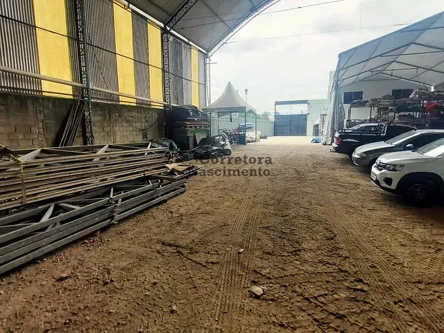 Galpão / Barracão com 2000m², à venda, no bairro Jardim Santa Maria em Jacareí