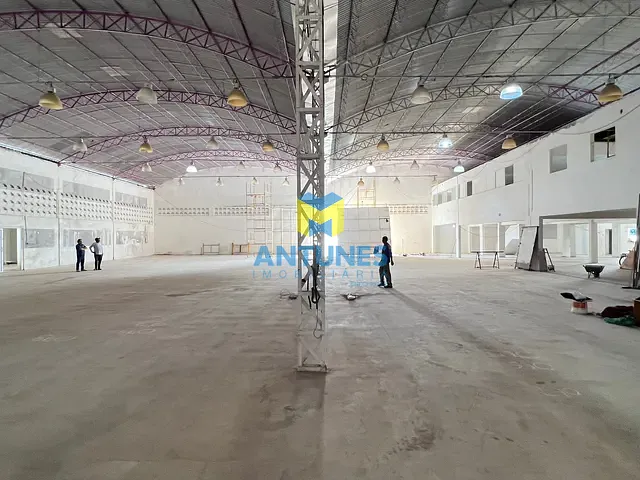 Galpão / Barracão com 1674m², para alugar, no bairro Imbiribeira em Recife