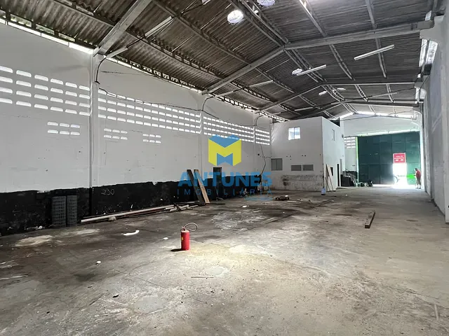 Galpão / Barracão com 690m², para alugar, no bairro Piedade em Jaboatão dos Guararapes