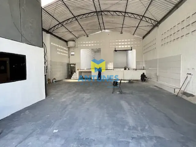 Galpão / Barracão com 400m², para alugar, no bairro Imbiribeira em Recife
