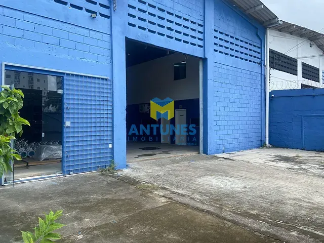 Galpão / Barracão com 450m², para alugar, no bairro Imbiribeira em Recife